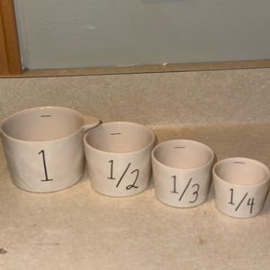 Rae dunn measuring cups - yes